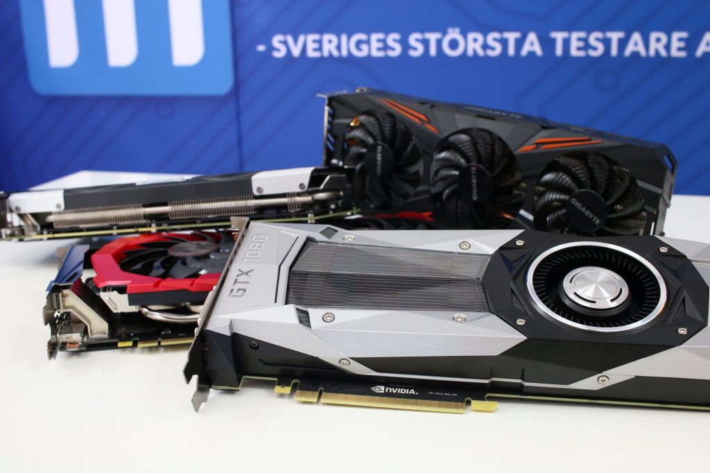Fyra modeller av GTX 1080 snurrar för tillfället i testlabbet på NHW.