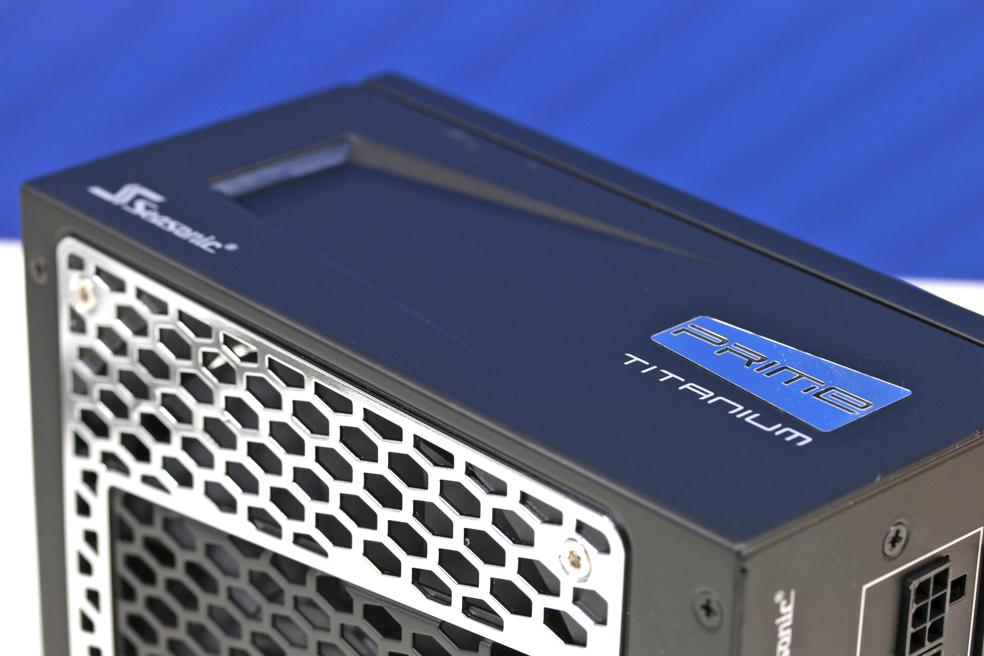 seasonic_prime_titanium_650w_05