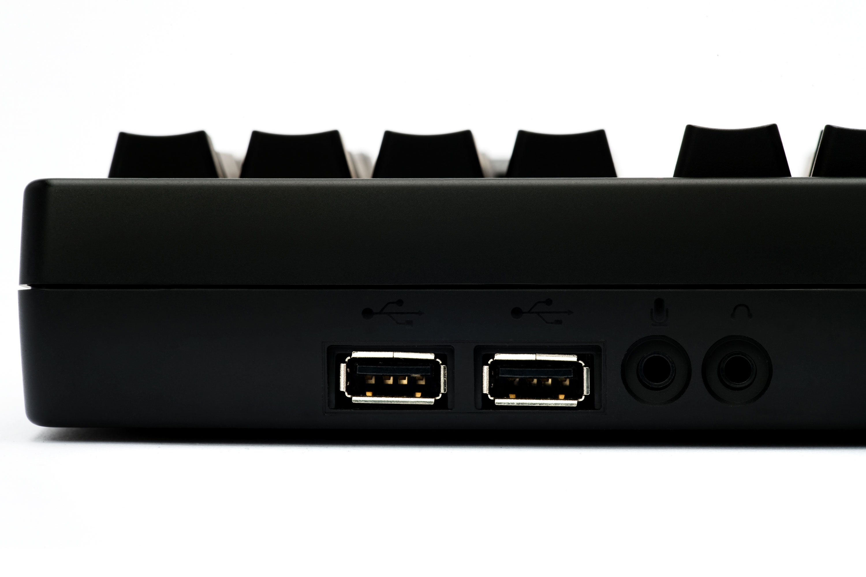 Zibal_60_ports_white_bg