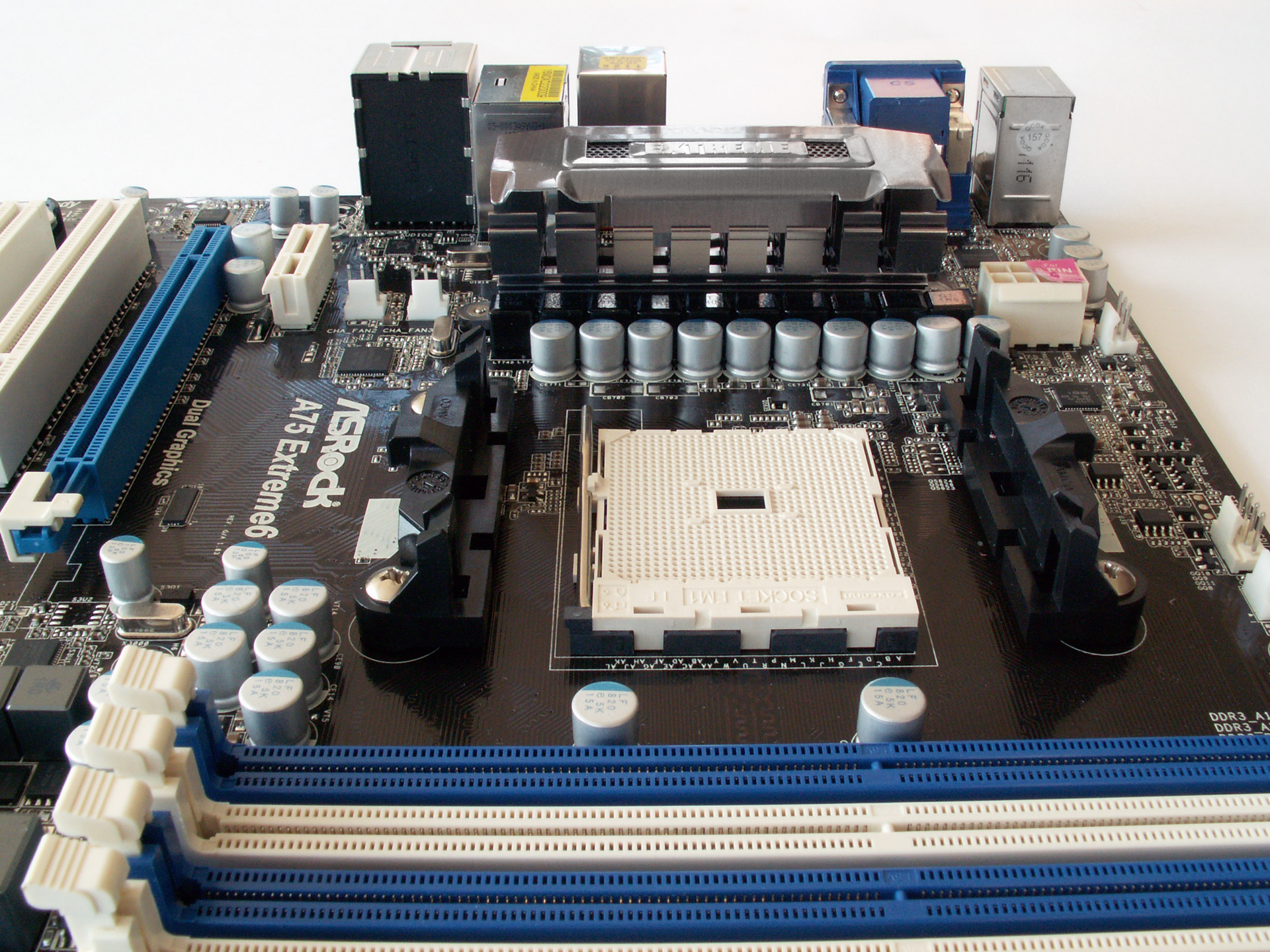 asrock.a75.sockel2