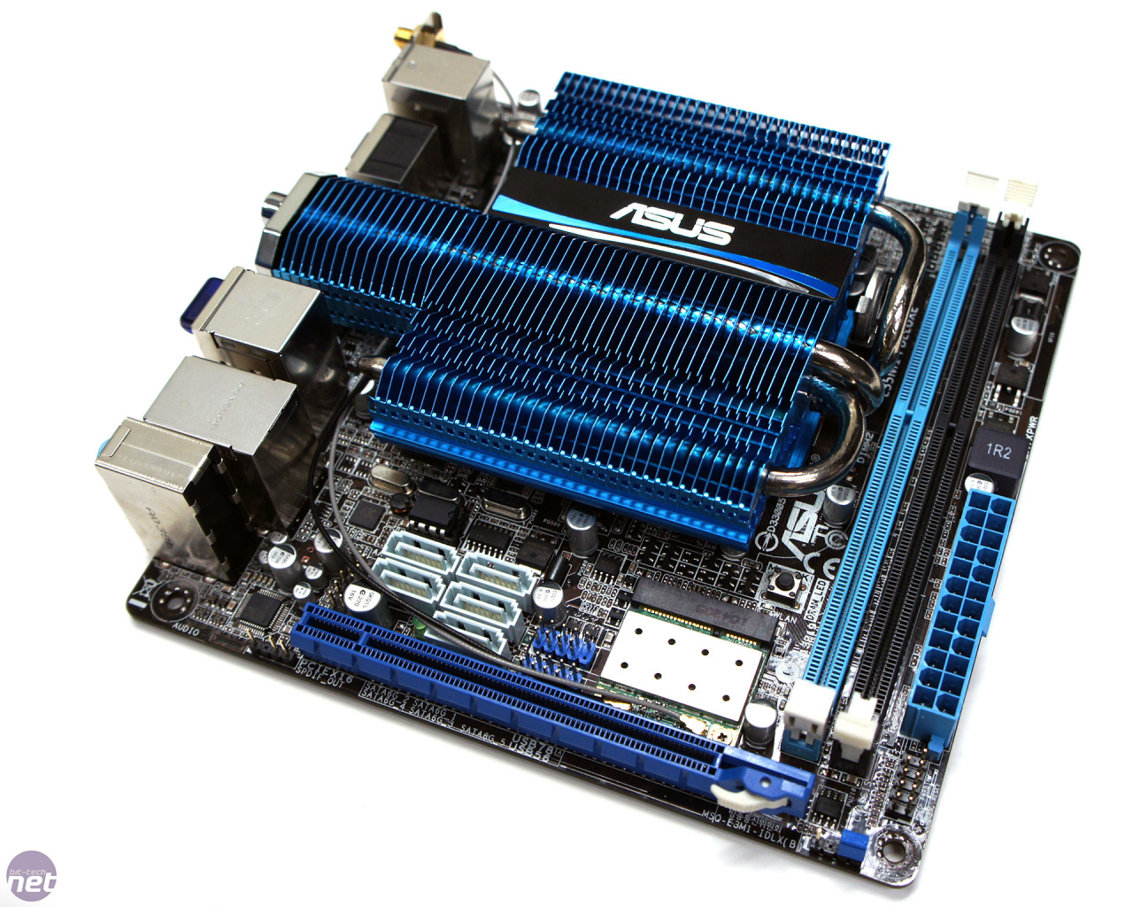 Плата с интегрированным процессором. ASUS Deluxe Mini-ITX материнская плата. ASUS Mini ITX AMD. E35m1-i Deluxe. Mini ITX two PCI-E x16.