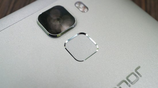 Huawei Honor 7 recension fingeravtryck