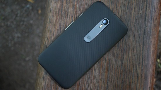Motorola Moto G 3 Recension baksida